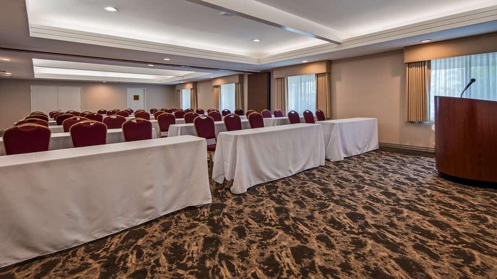 Western Executive Hotel 3*