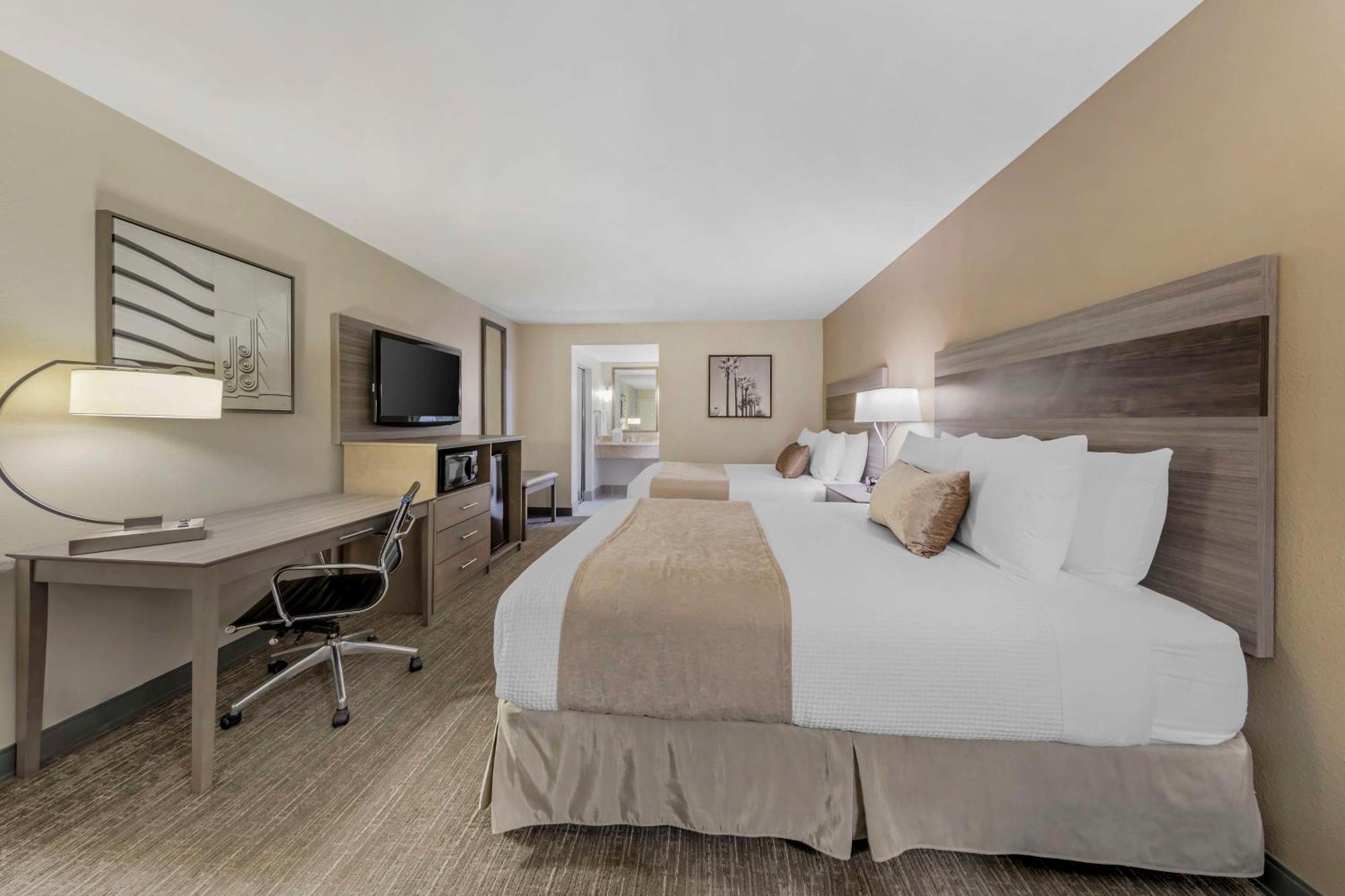 Western Executive 3* Rowland Heights